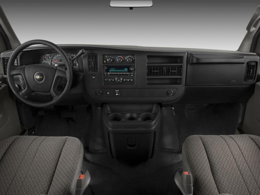  Chevrolet Express 2002 года  (фото 11 из 16)